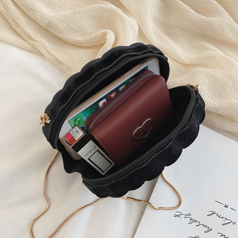 Conner תיק צד בסגנון צדף