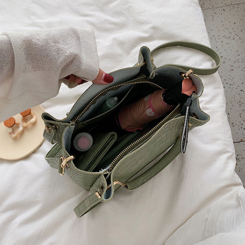 Rares תיק צד דמוי עור בטקסטורה