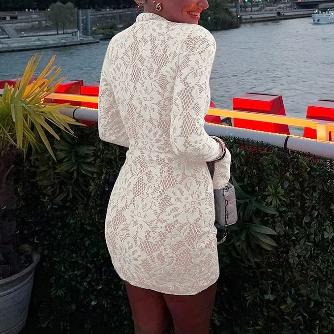 Pamela שמלת מיני תחרה עם שרוולים ארוכים